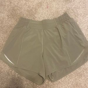 lululemon athletica Women's Hotty Hot High-Rise Lined Shorts